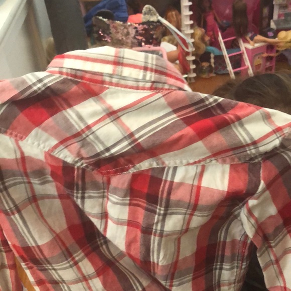 Red & brown boys guess shirt -good condition - Picture 4 of 4